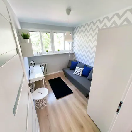 New - 300 M Town Hall - 3 - 7 People * Wrocław