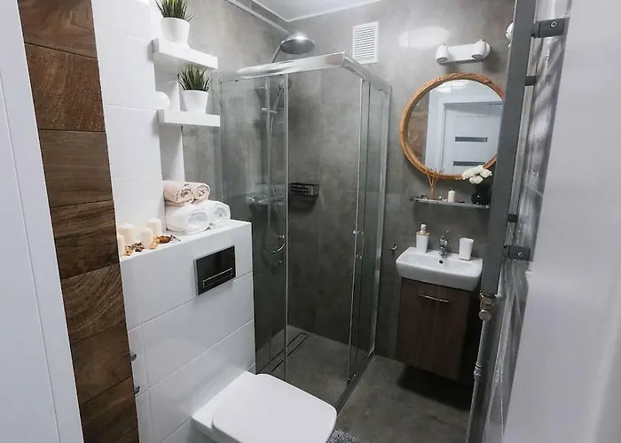 New - 300 M Town Hall - 3 - 7 People Appartement *