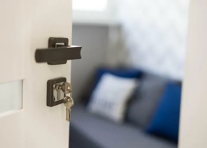 New - 300 M Town Hall - 3 - 7 People Appartement